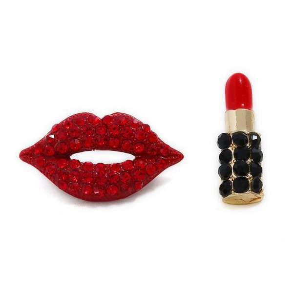 aretes lips and lipstick