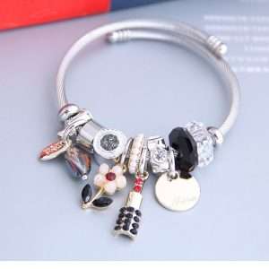 pulsera charms lips and lipstick negra