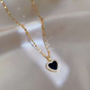cadena corazon negro + blanco nacarado