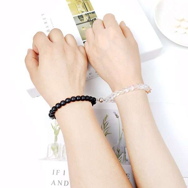 Pulsera de parejas queen king blanco negro - Imagen 2