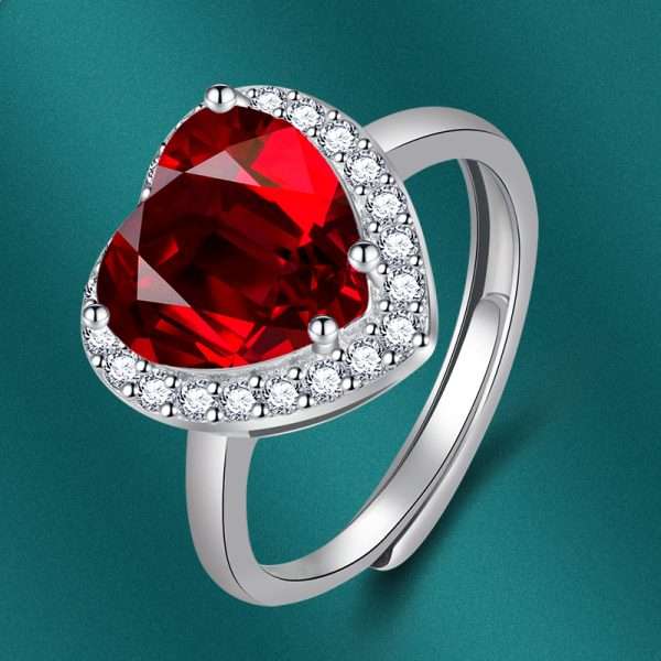 anillo corazón rojo