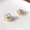 aretes broche de clip flores perla - Imagen 2