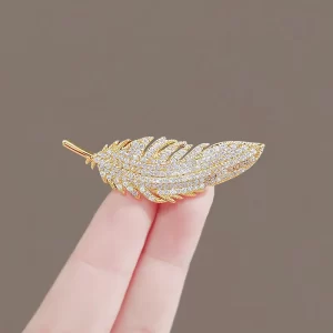 Broche leaf zircon