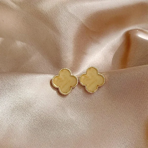 aretes broche de clip estilo Van Cleef trebol golden