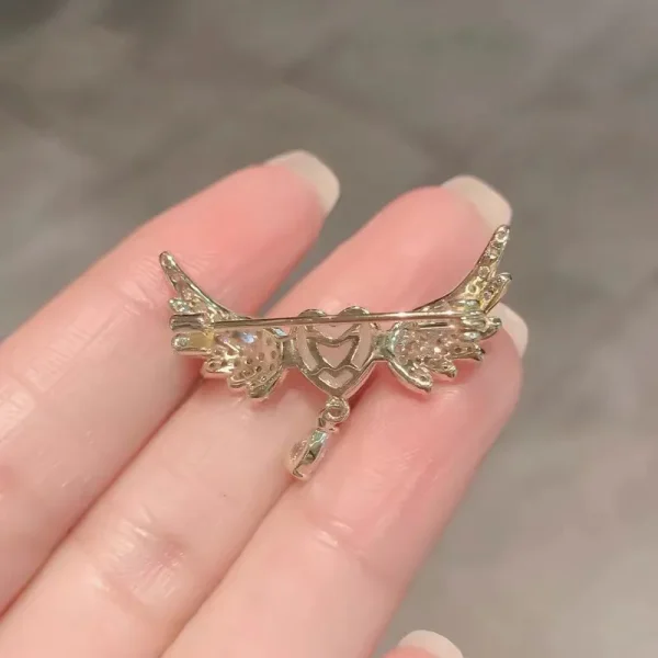 Broche alitas corazon zircon - Imagen 2
