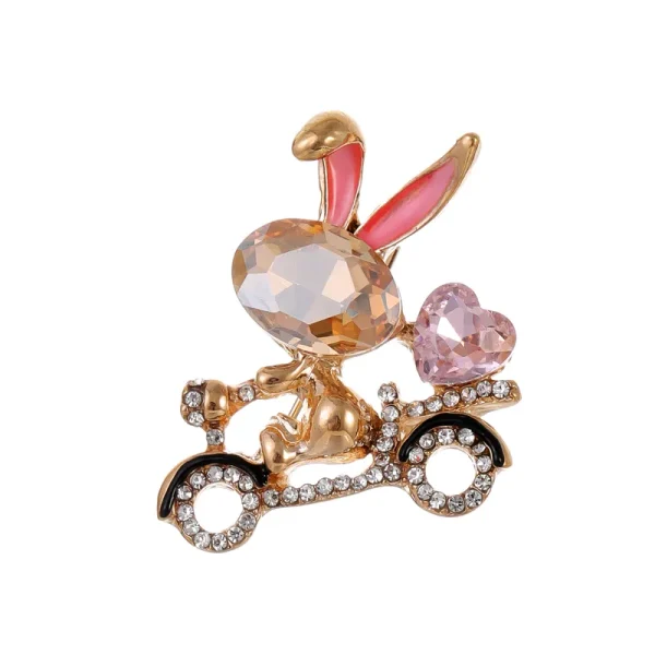 Broche conejito en moto vespa