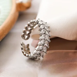 anillo hojas zircon silver